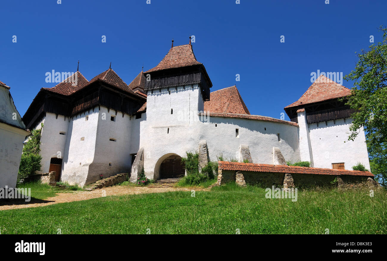 Il villaggio di Viscri è meglio conosciuto per la sua grande chiesa fortificata, costruita in Transilvania, Romania. Foto Stock