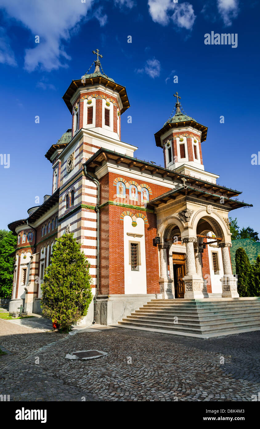 Il Monastero di Sinaia, costruito nel 1695, Valle di Prahova e chiamato dopo il monte Sinai. Il pittoresco punto di riferimento religioso della Romania. Foto Stock