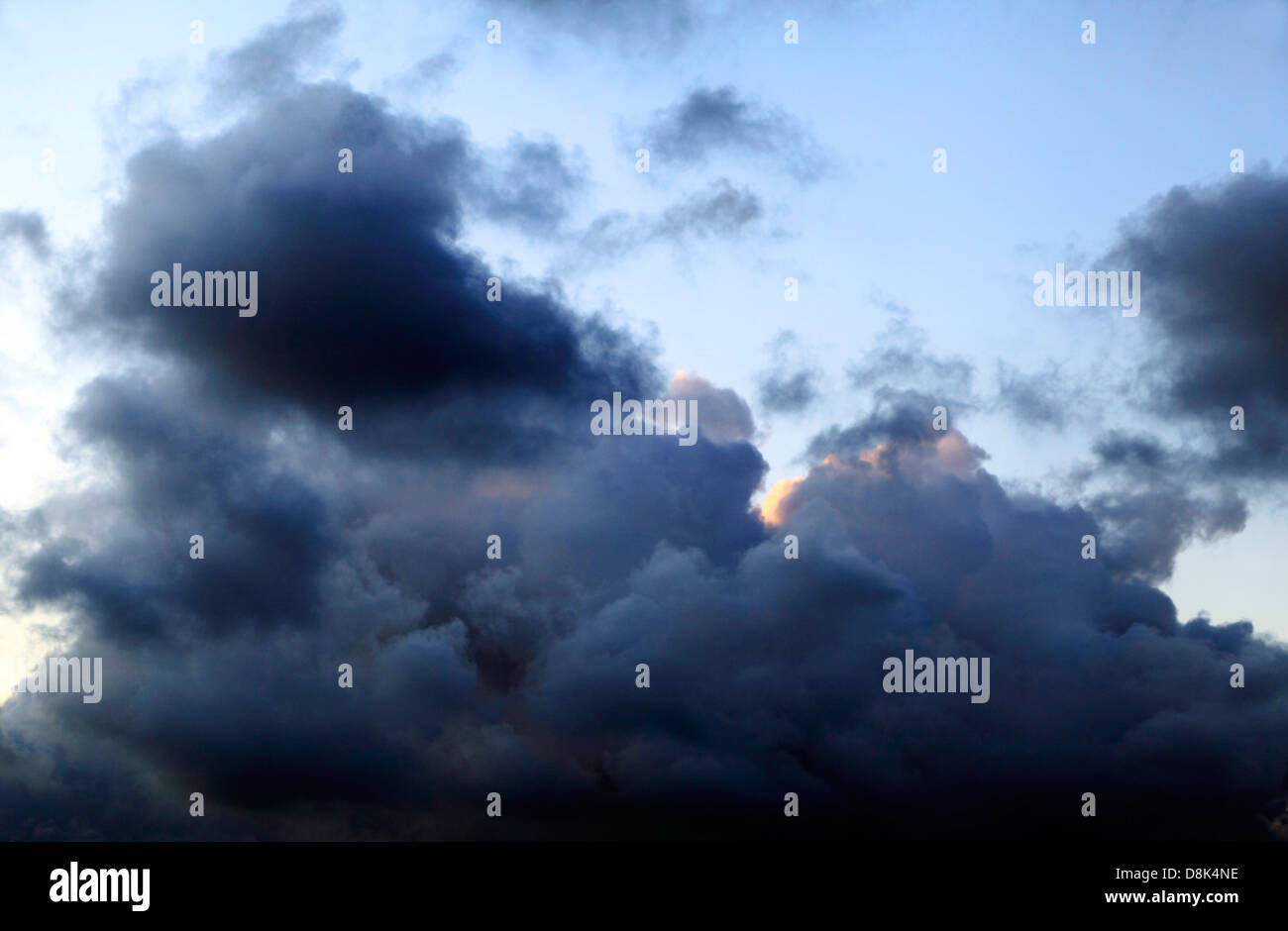 Sky, raccolta nubi, cloud, cieli, meteorologia, stormy Foto Stock