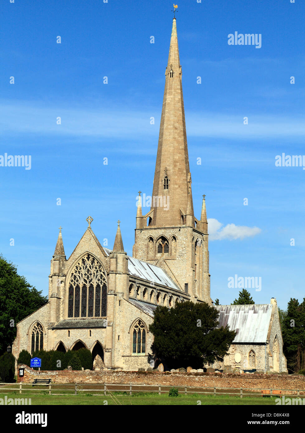 Snettisham, Norfolk, chiesa medievale con la guglia, England, Regno Unito, Inglese guglie delle chiese Foto Stock