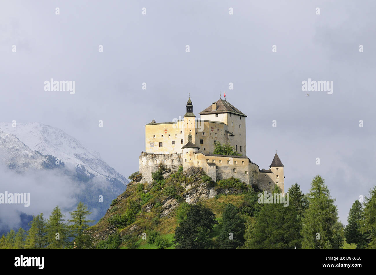 schloss-tarasp-immagini-e-fotografie-stock-ad-alta-risoluzione-alamy