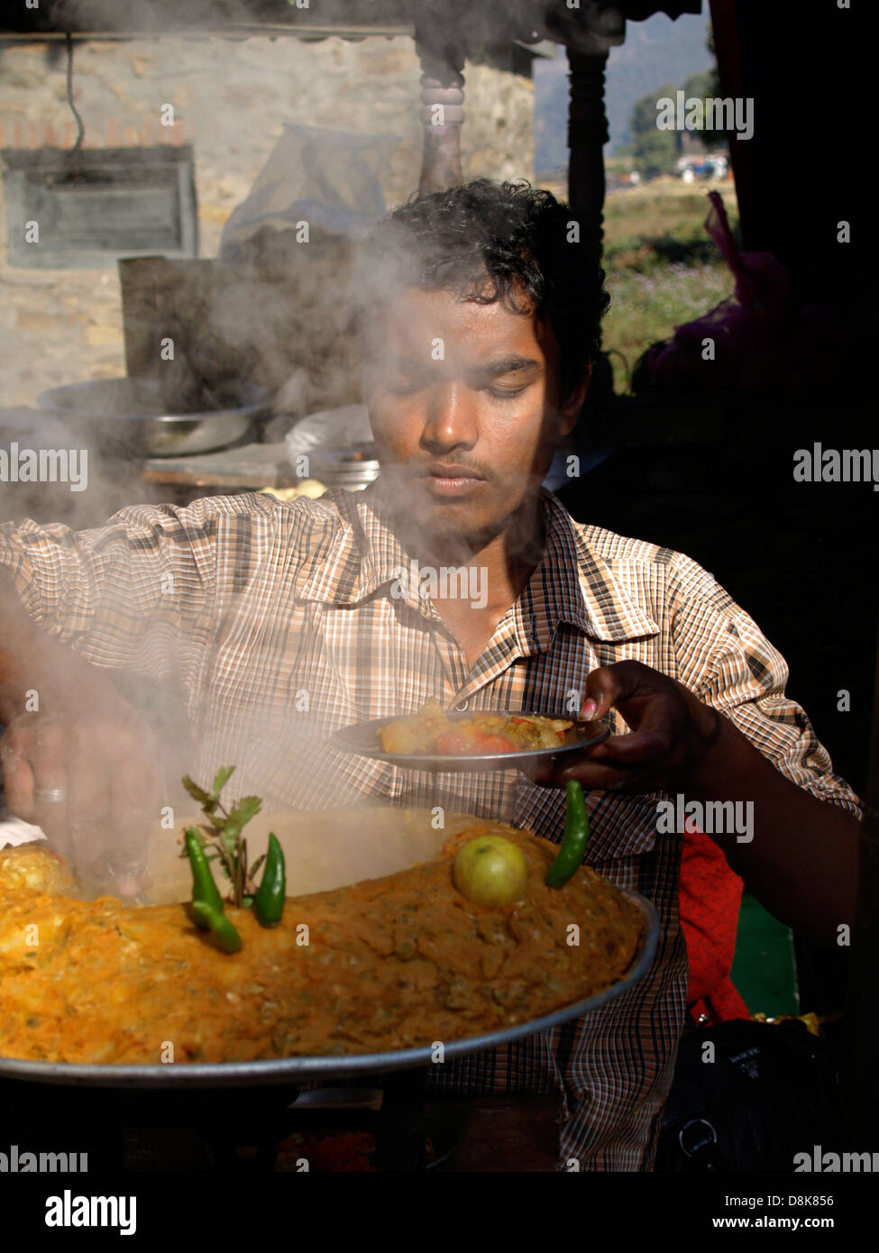 Cucina asiatica cultura gastronomia Kathmandu in Nepal pokhara snack street dolce fornitore tradizionale Foto Stock
