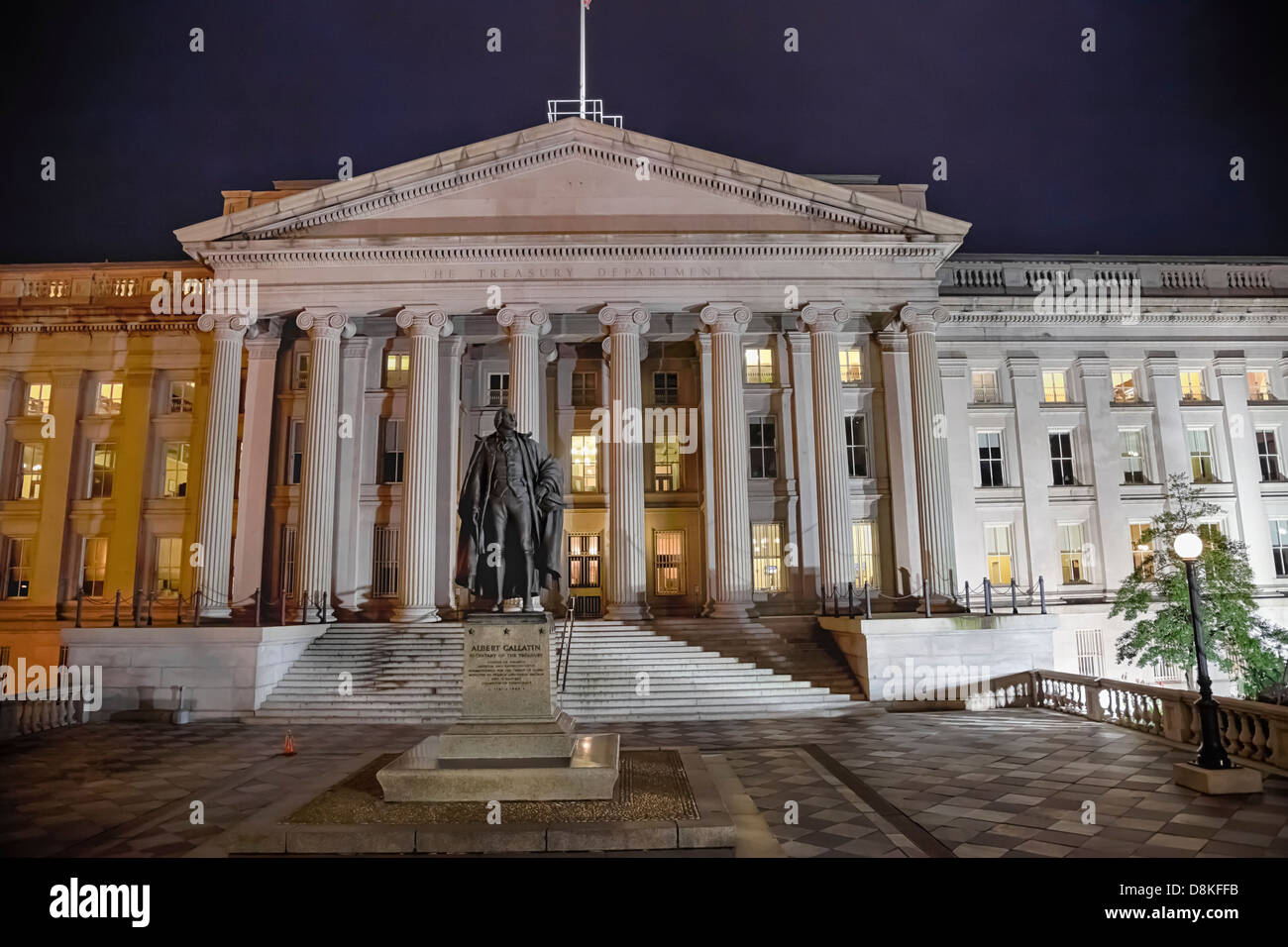 US Treasury Department a Washington D.C nella notte Foto Stock