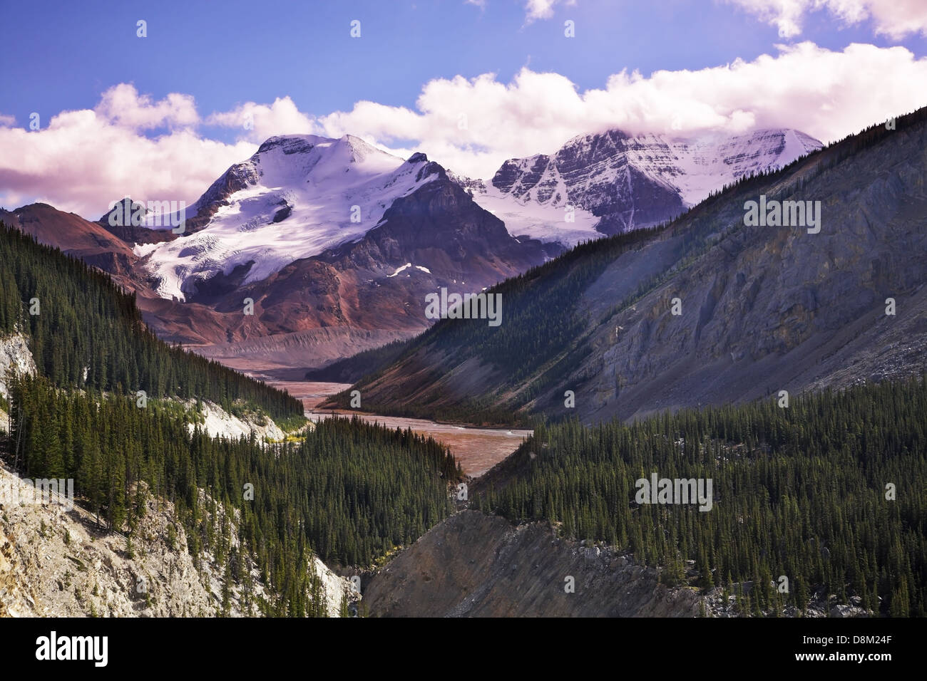 Maestoso paesaggio di montagna, la neve Piste Foto Stock
