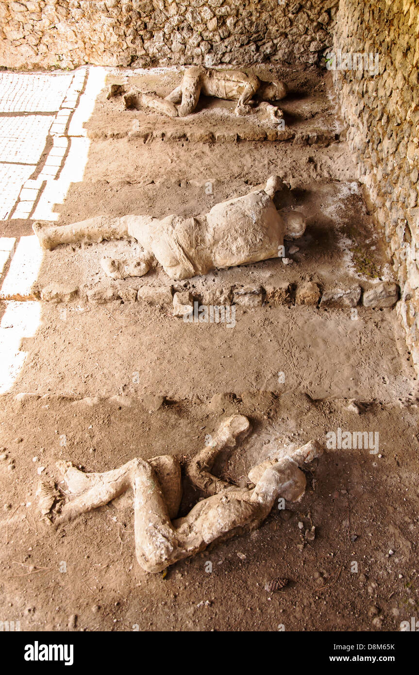 Le forme del corpo delle vittime dopo le eruzioni del Vesuvio, Pompei, Italia Foto Stock