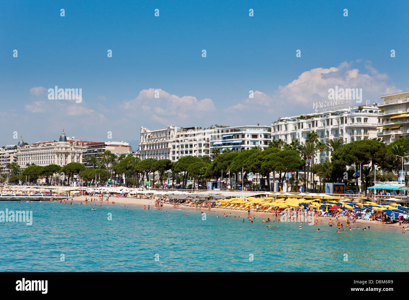 Il famoso hotel Martinez, Boulevard de la Croisette lungo il lungomare, Cannes, Francia Foto Stock