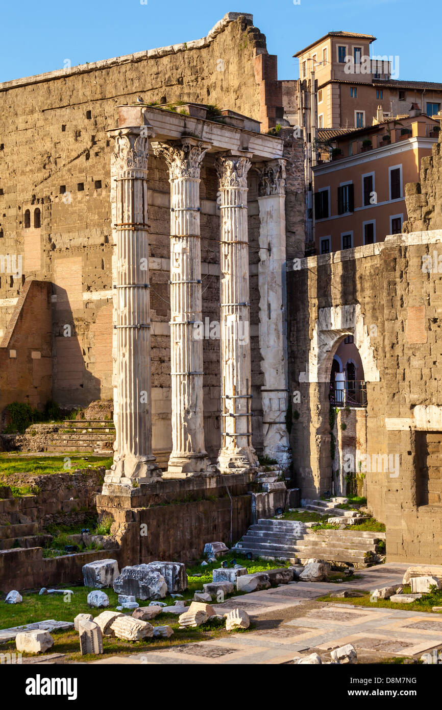 Resti del Foro di Augusto a Roma Foto Stock