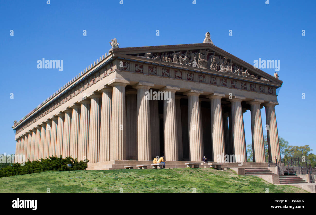Una replica in scala reale del Partenone di Nashville, Tennessee, si erge come un simbolo sorprendente dell'architettura classica e il soprannome della città, "Atene Foto Stock