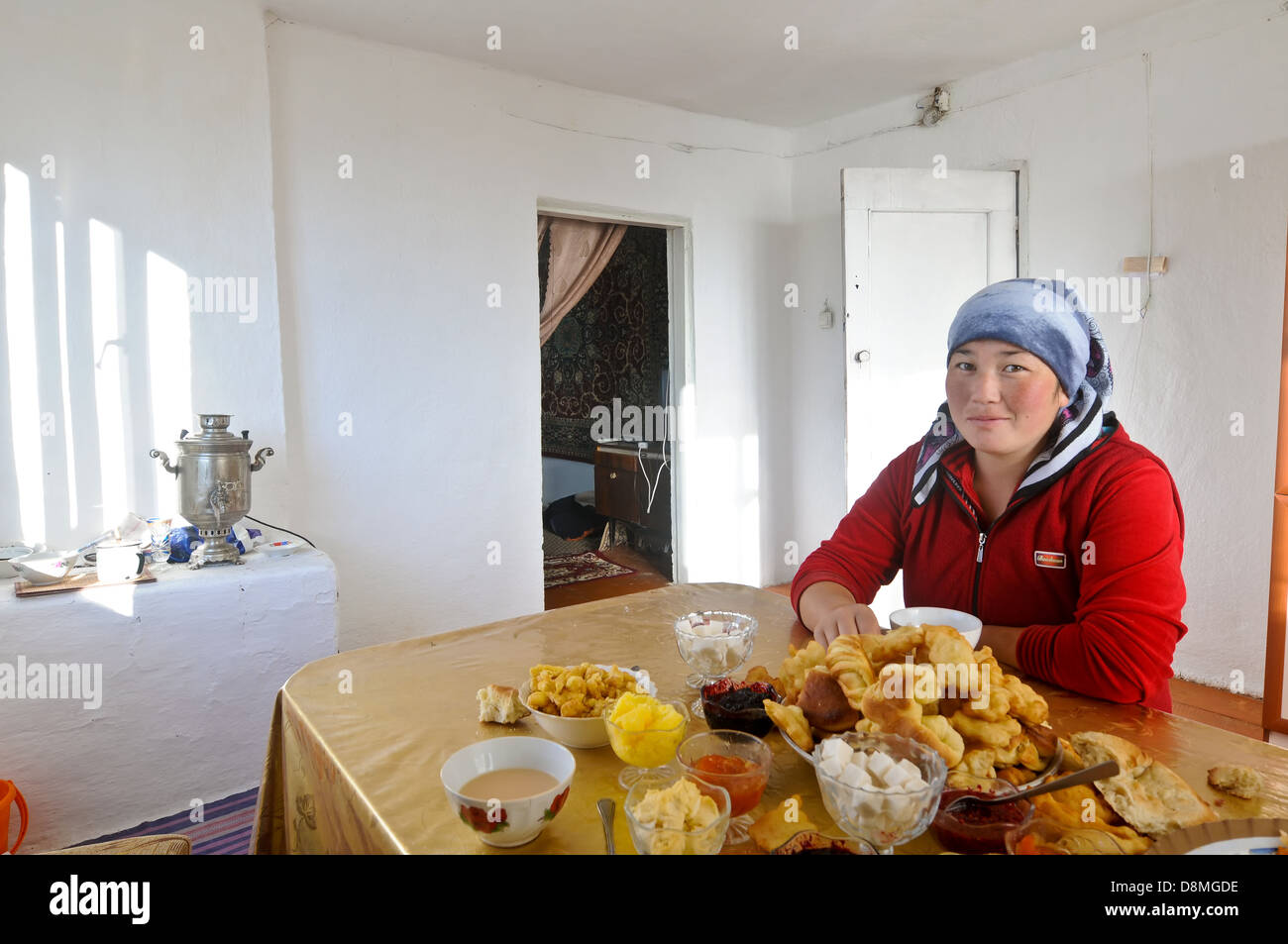La vita nel villaggio di San Tash, Kirghizistan Foto Stock