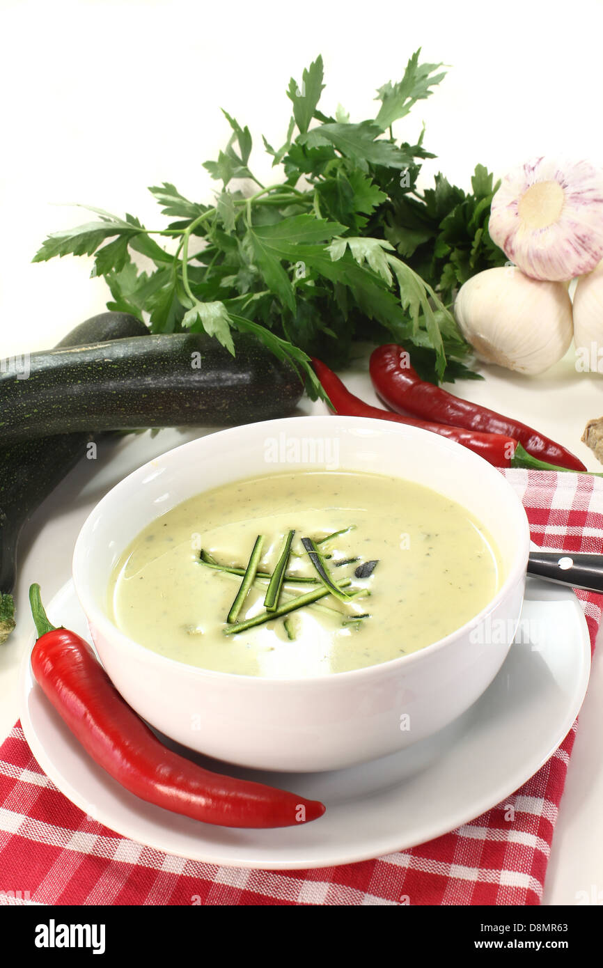 Zucchine minestra di crema Foto Stock