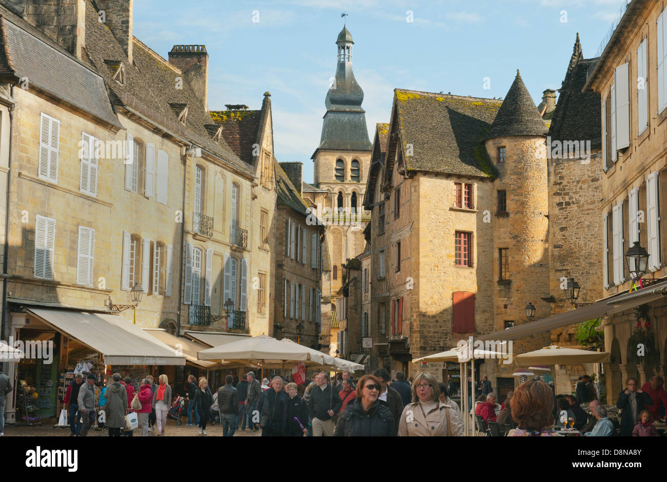 Piazza del Mercato, Sarlat-la-Canéda, Dordogne Francia e ben conservato borgo medievale Foto Stock