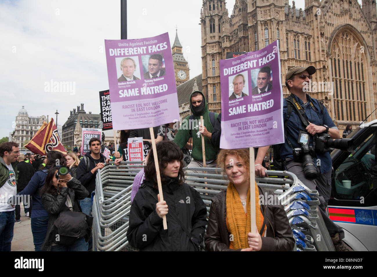 Londra, Regno Unito. Il 1 giugno, 2013. Al Rally di Westminster contro la BNP nazionale partito da anti manifestanti fascista © Sebastian Remme Foto Stock