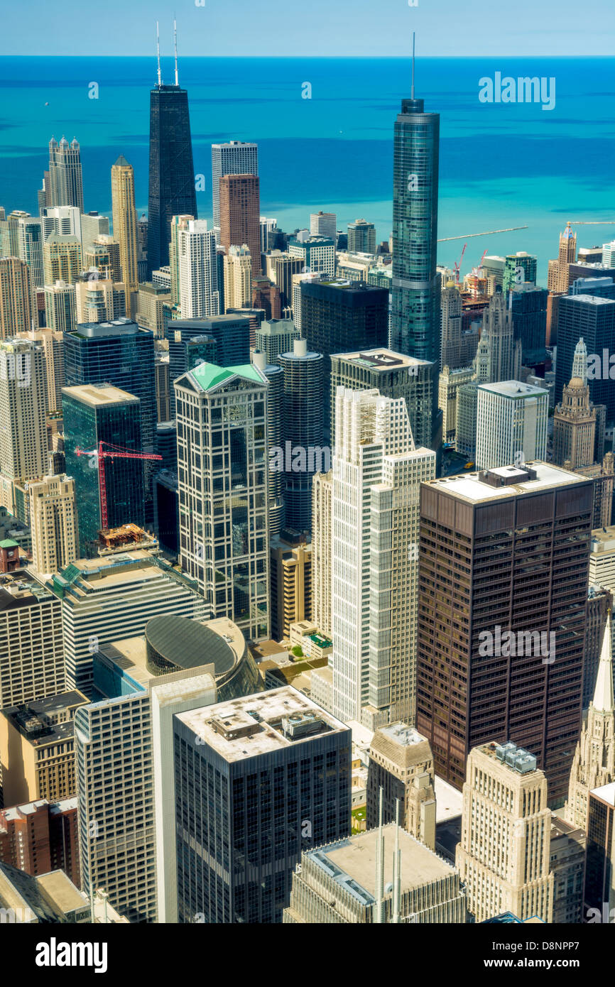 Vista dall'alto in basso di Chicago dall edificio Wilson Foto Stock