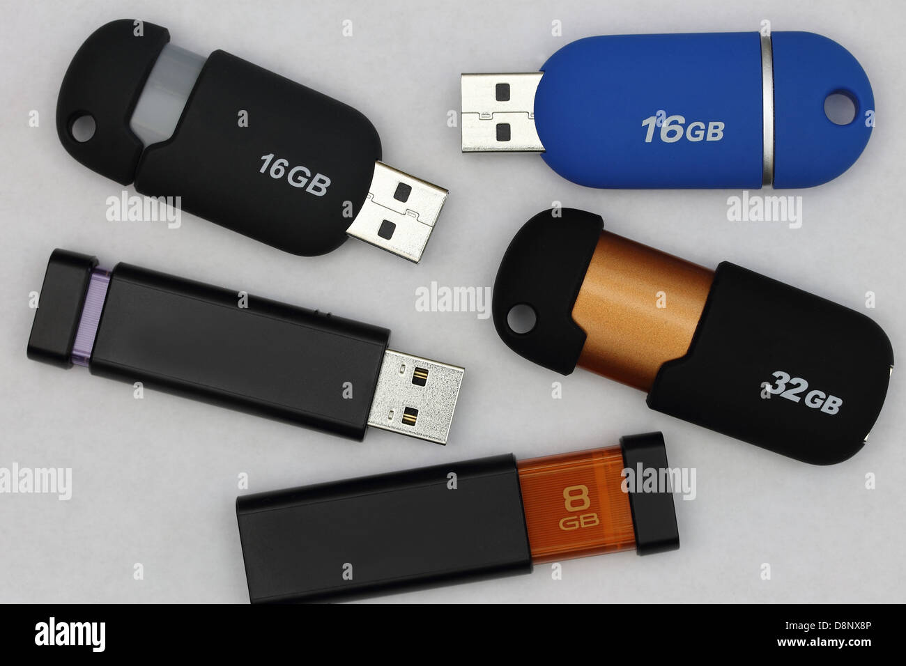 Assortimento di computer moderni Flash Drives - Supporto portatile per la memorizzazione dati Foto Stock