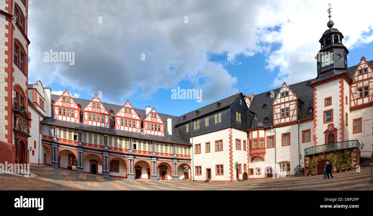 Cortile, Stadtpfeiferturm tower, Schloss Weilburg Castello, Weilburg an der Lahn, Hesse, Germania, Europa Foto Stock