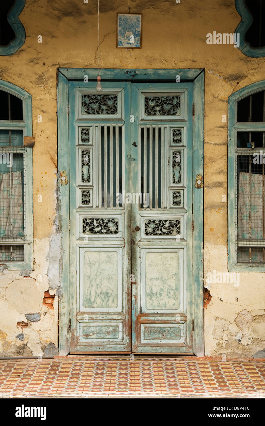 Vecchia porta blu, George Town, Penang, Malaysia Foto Stock