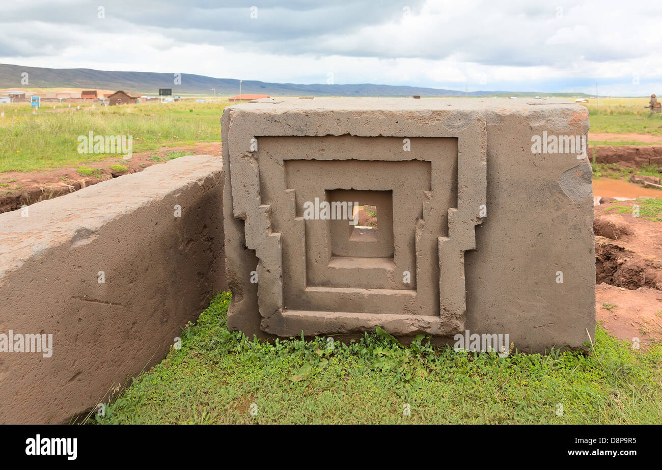 Pietra megalitico in complessi Puma Punku, Bolivia Foto Stock Pietra megalitico in complessi Puma Punku, Bolivia Foto Stock