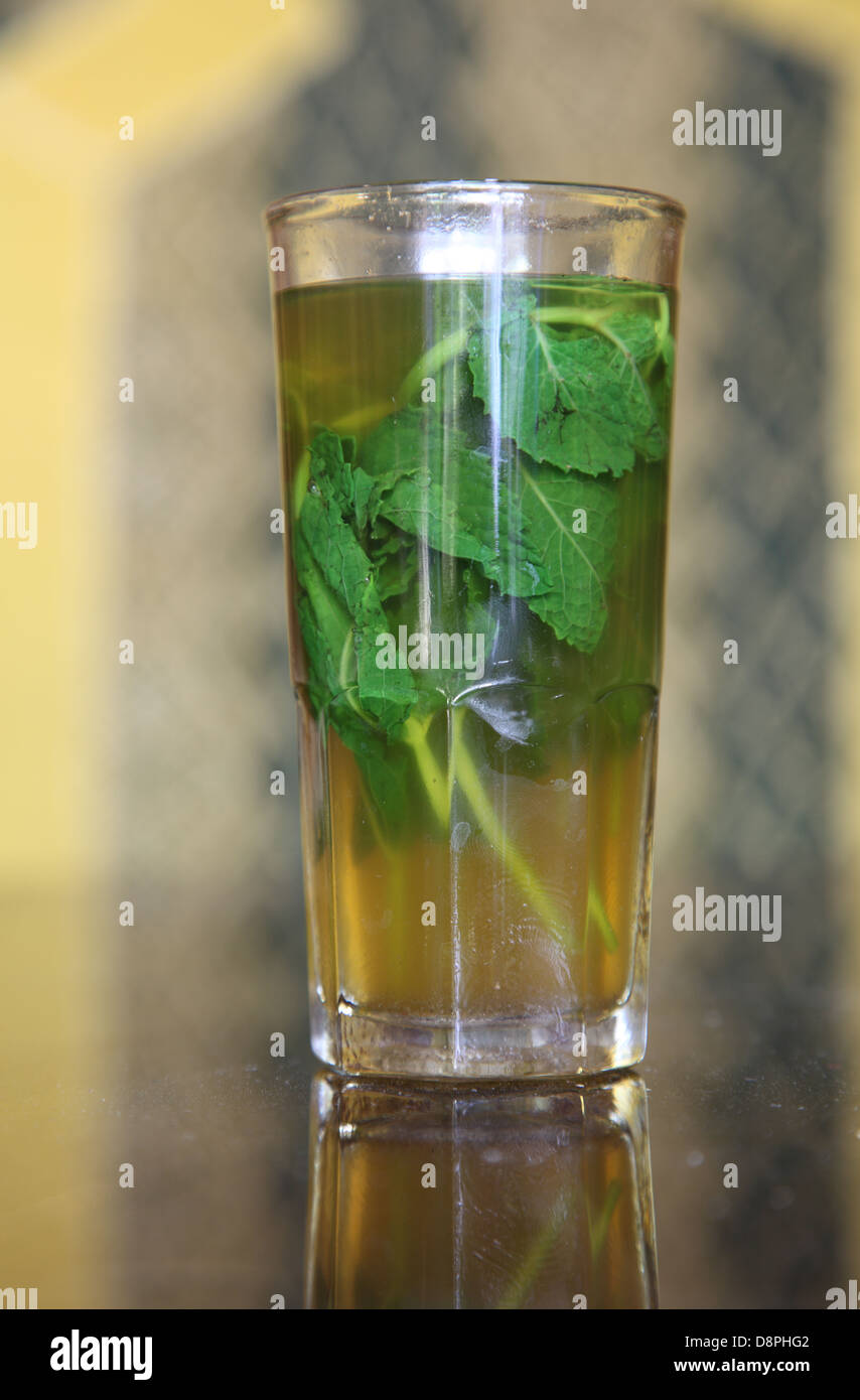 Marocchino tradizionale tè alla menta Foto Stock