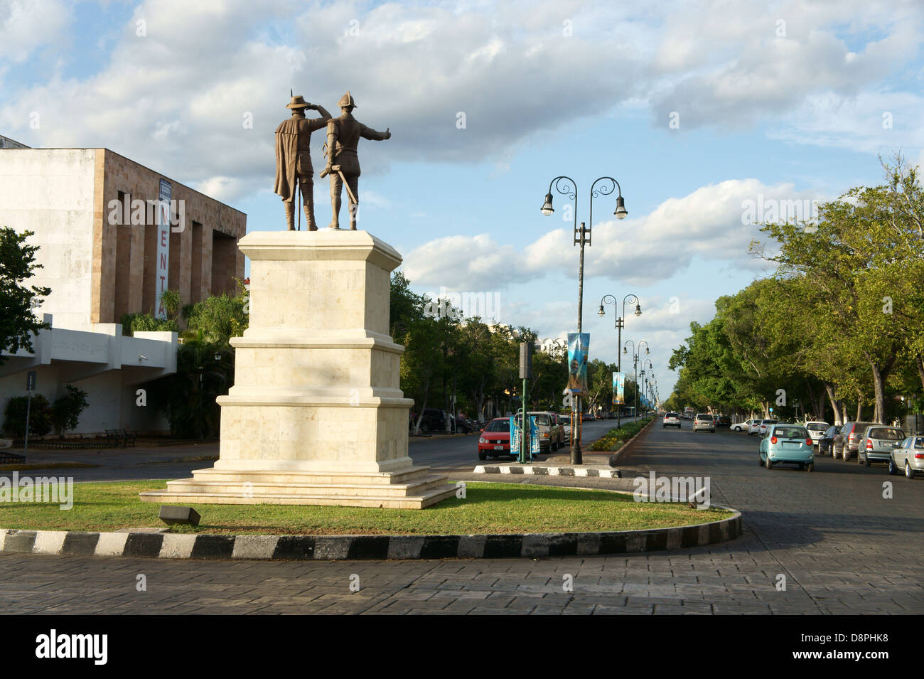 Statua all'inizio del Paseo de Montejo, Merida, Messico Foto Stock