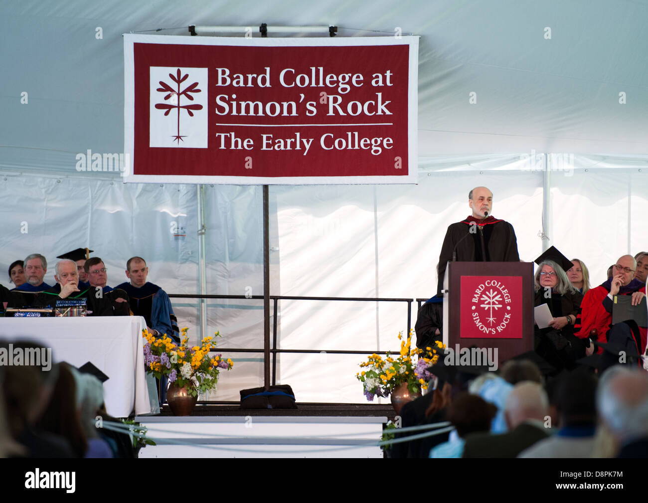 Federal Reserve chairman Ben Bernanke ha dato l'indirizzo di inizio a 'Bard College a Simons Rock' in Great Barrington, Ma. Foto Stock