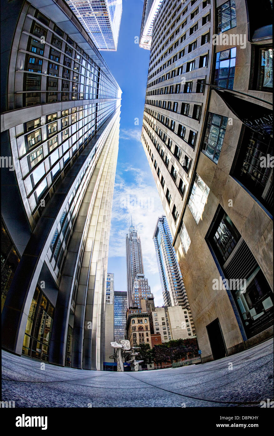 Ampia angolazione di grattacieli del quartiere finanziario di Manhattan, New York City, NY Foto Stock