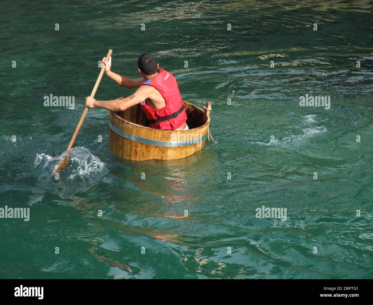 Vasca palio acqua di fiume remo barca a remi galleggiante Foto Stock