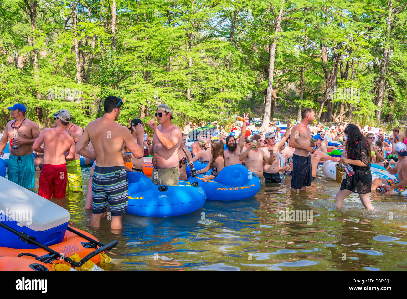 River Tubing Party per il weekend del Memorial Day 2013, Concan, Texas, Stati Uniti d'America Foto Stock