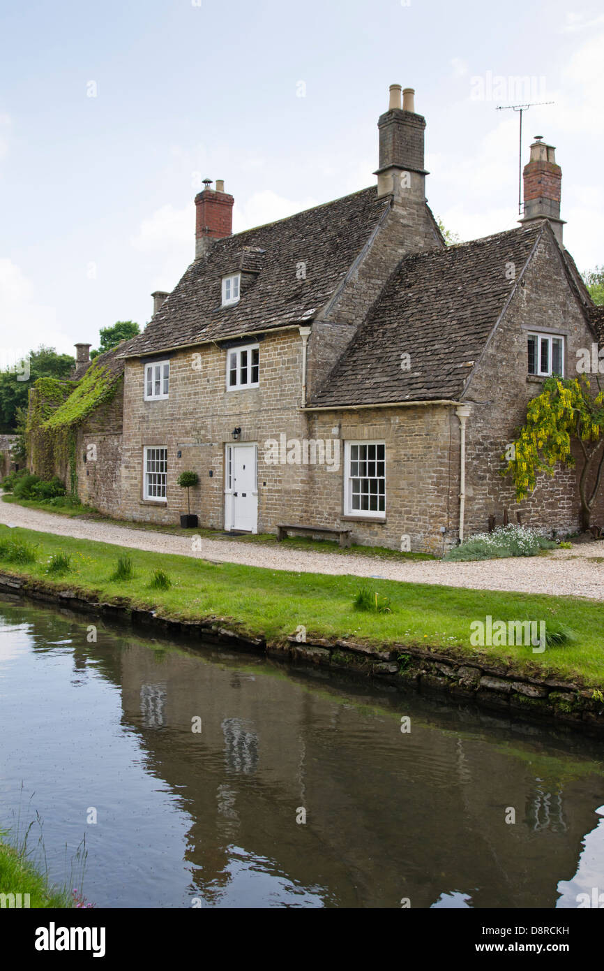 Ashton Keynes, Wiltshire country village vicino al Cotswold Water Park. Foto Stock