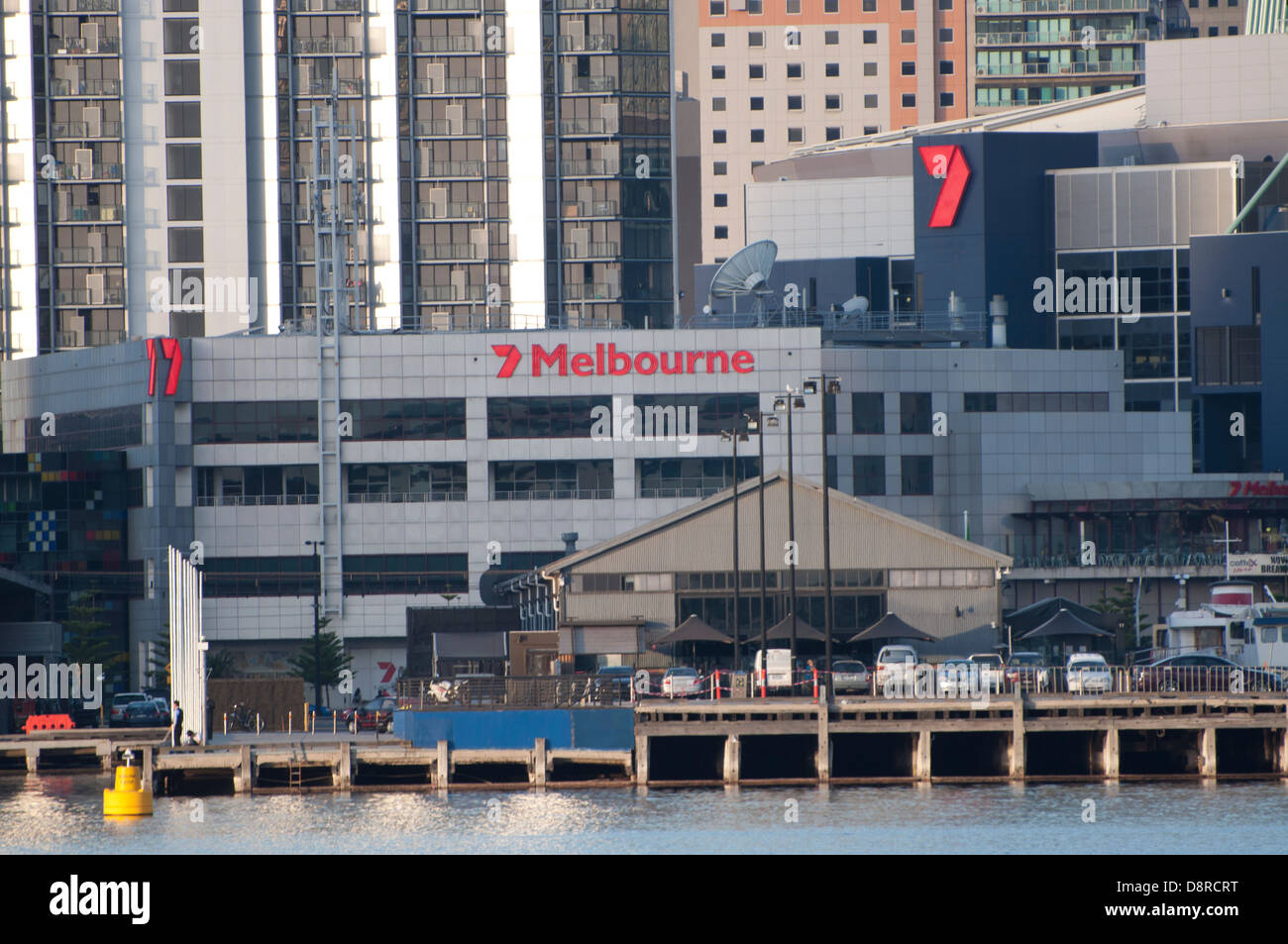 Melbourne docklands canale 7 stazione tv melbourne skyline della città dall'acqua docklands anteriore Foto Stock