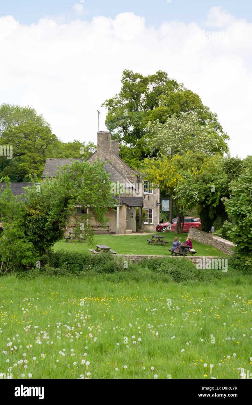 Il Tunnel House Inn Coates Cirencester Gloucestershire England Regno Unito Foto Stock