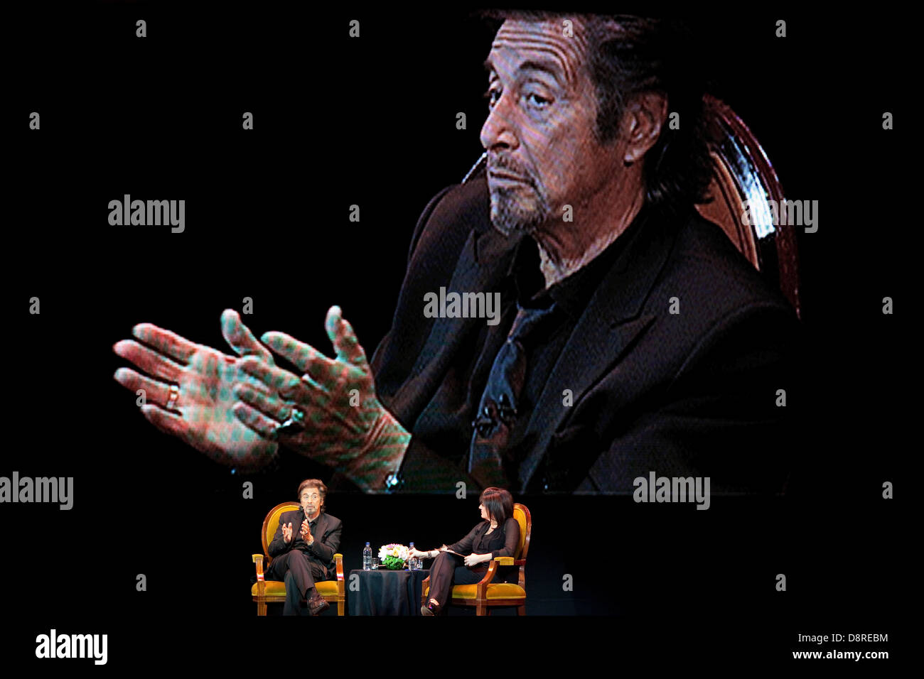 Londra, Regno Unito. 2 Giugno, 2013. Una serata con Pacino, al Palladium di Londra, Regno Unito. Un evento off in cui Al Pacino è stato intervistato da Emma Freud, come clip dal suo miglior film noti sono stati mostrati e e le domande hanno ricevuto risposta da un pubblico adorante. Credito: Jeff Gilbert/Alamy Live News Foto Stock