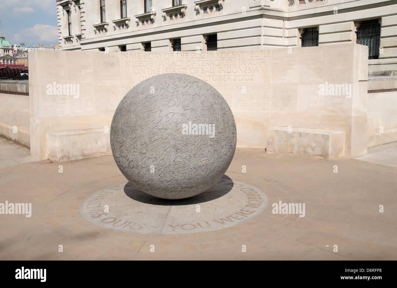 Il Memoriale per le vittime dell'attentato di Bali (Kuta Beach,XII Ottobre 2002), Horse Guards Road, London, Regno Unito Foto Stock