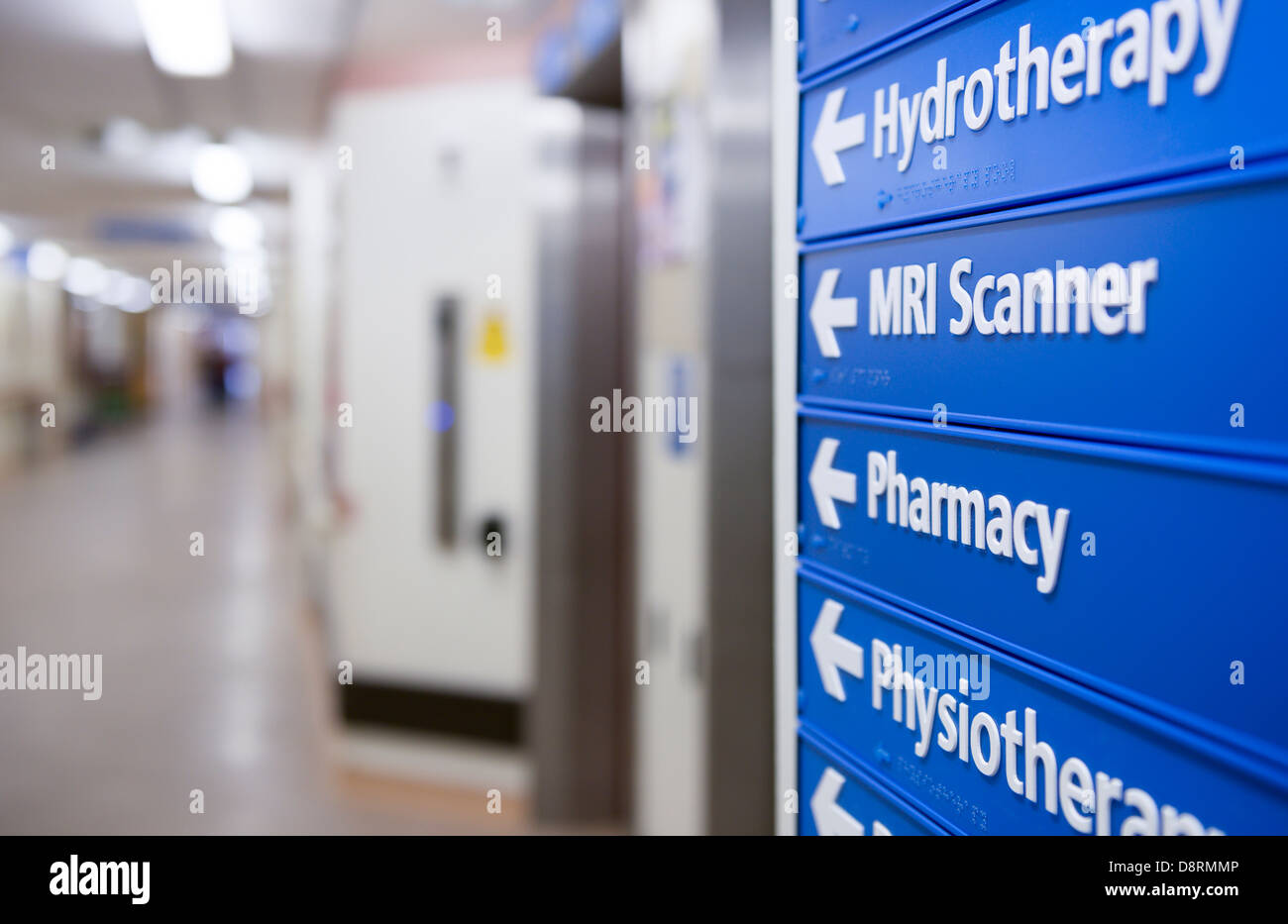 Segnaletica in un moderno ospedale. Foto Stock