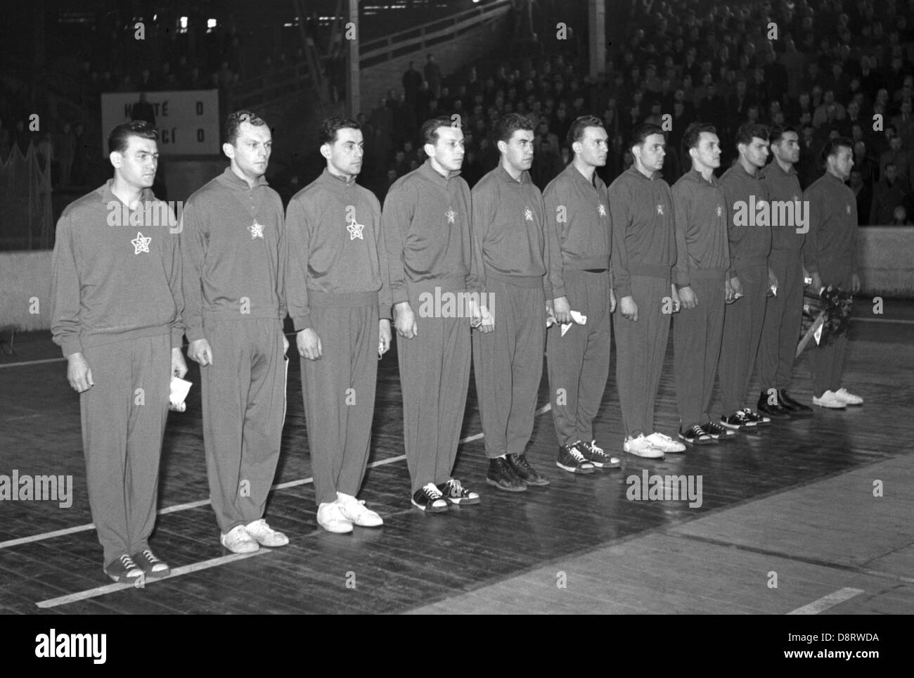 Squadra di pallamano Cecoslovacchia è visto a stadio del ghiaccio a Praga la Cecoslovacchia il 16 dicembre 1956 International di pallamano Foto Stock