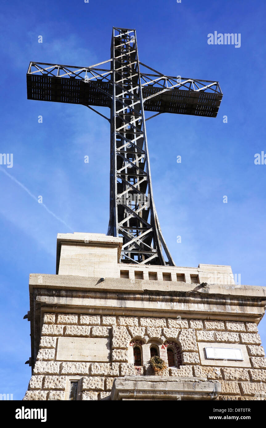 Eroi Monumento a croce nelle montagne di Bucegi, Romania Foto Stock