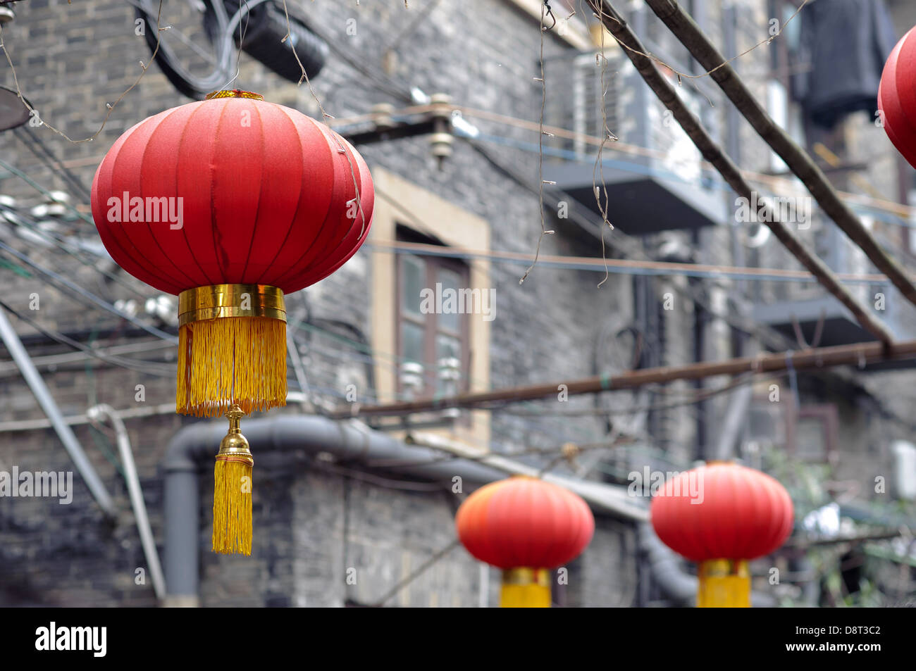 Rosso lanterne cinesi a Tianzifang, Shanghai Foto Stock