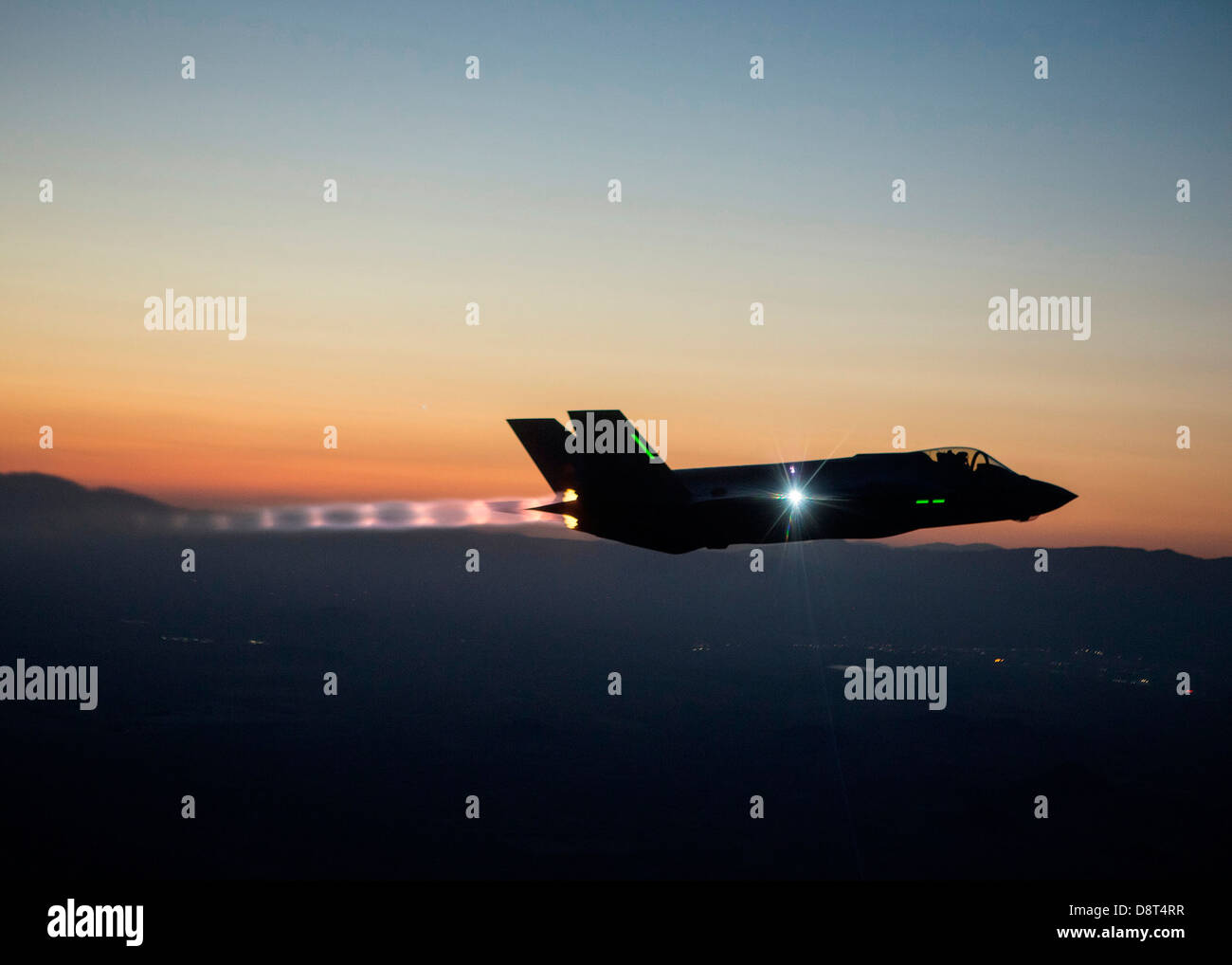 Volo di notte Foto Stock