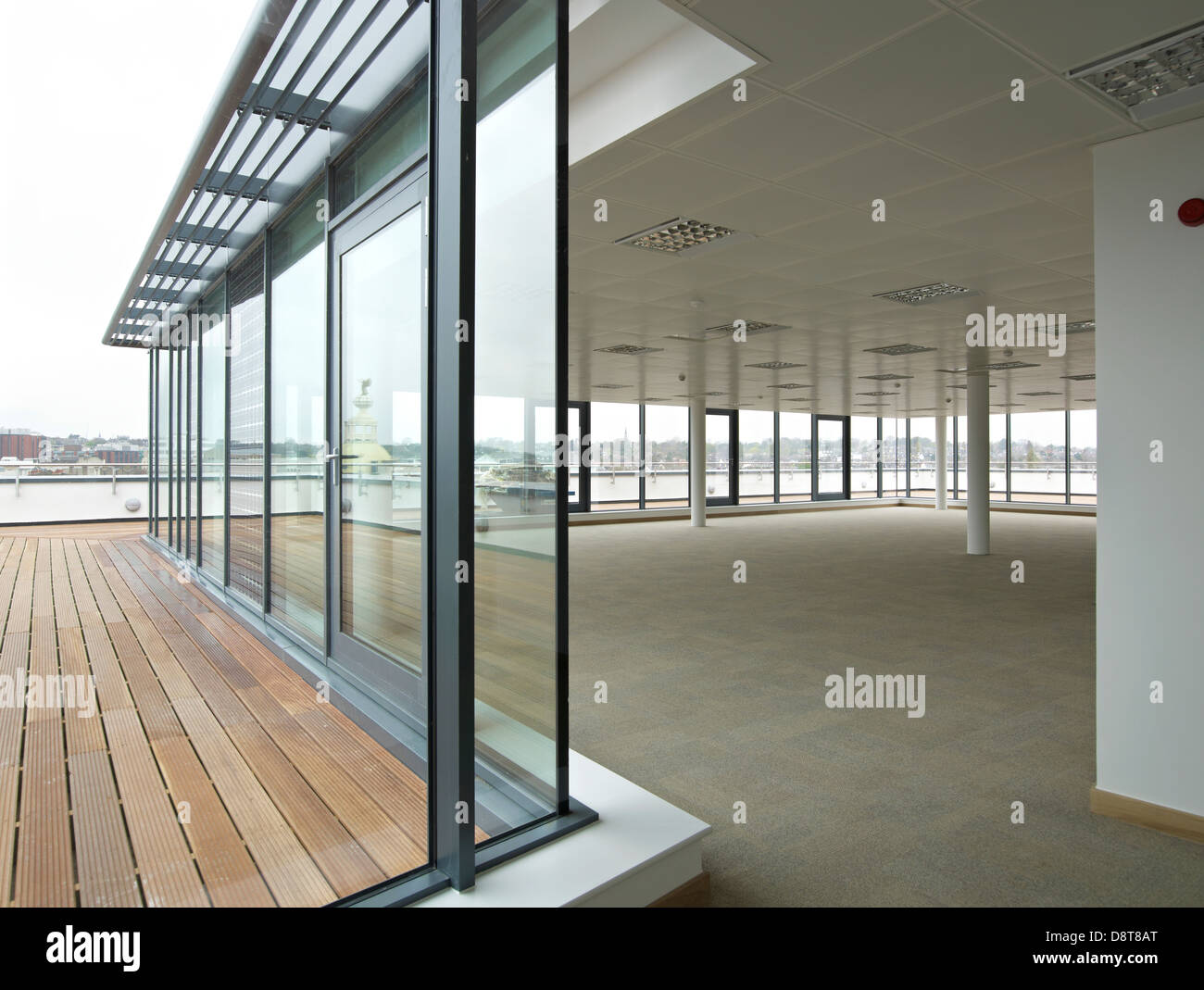 Vista di edificio all interno e al di fuori Foto Stock