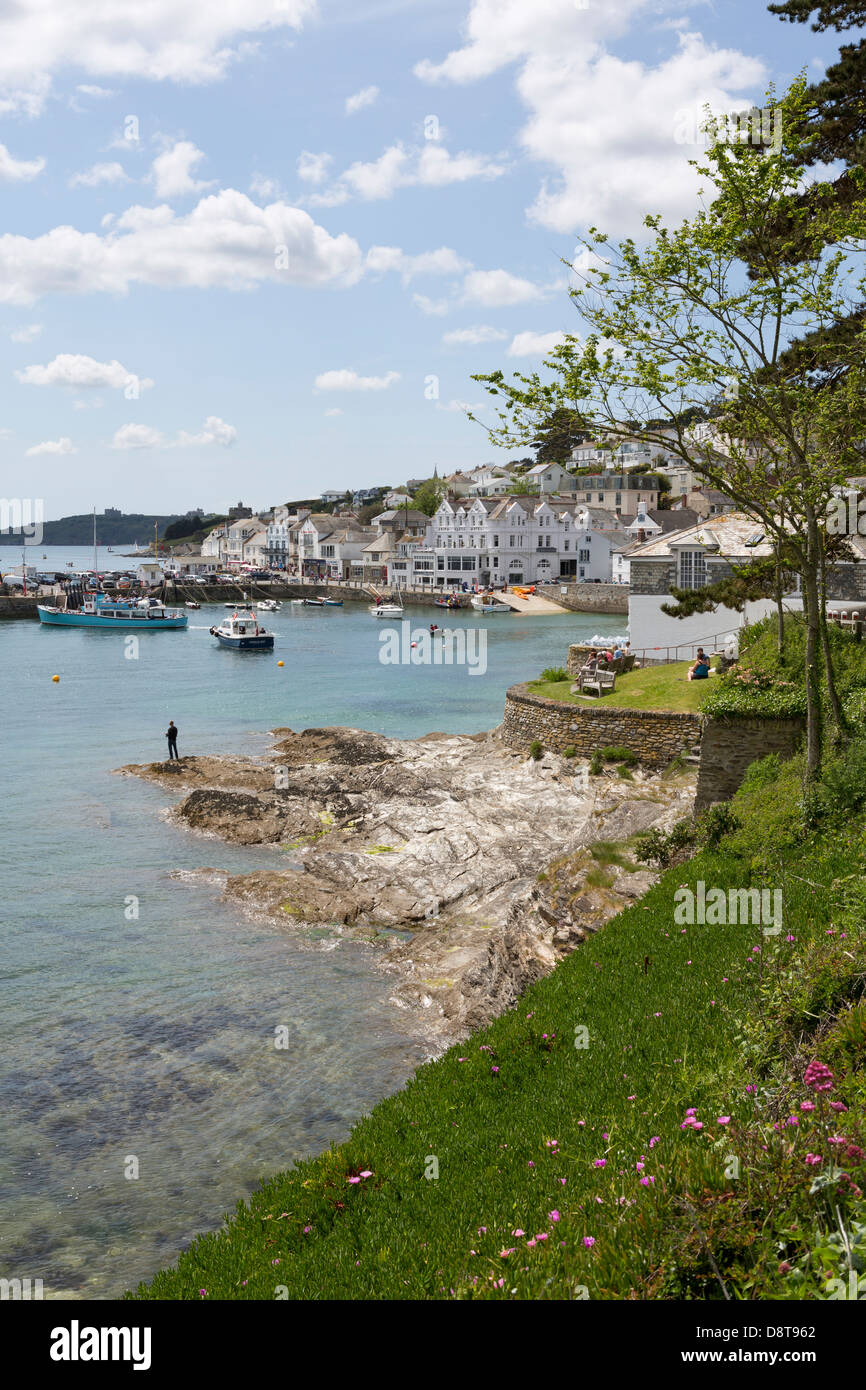 ST. MAWES, Gran Bretagna. Una spiaggia di fronte a San Mawes città. Foto Stock