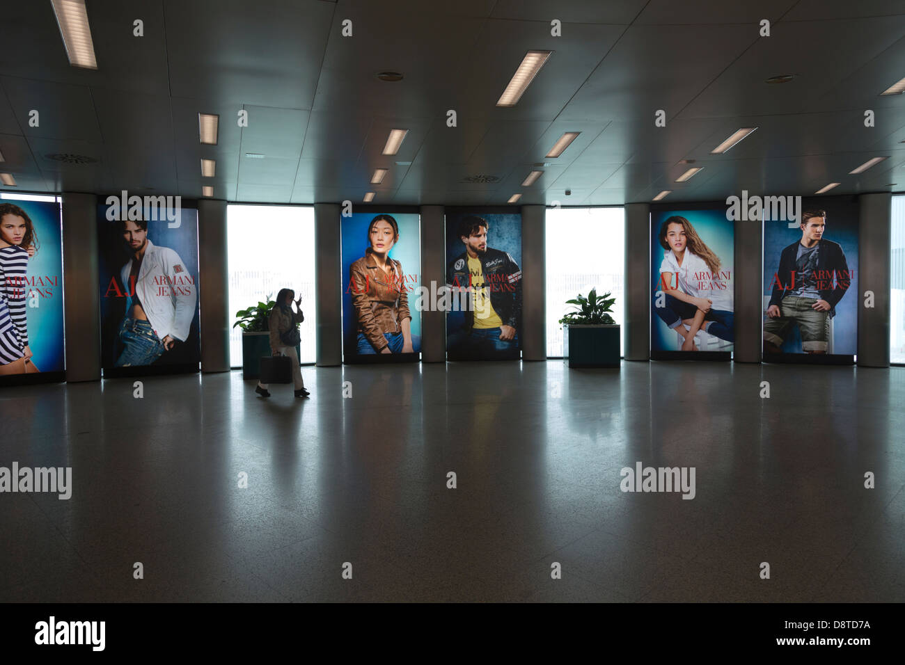 Armani Jeans pubblicità aeroporto di Fiumicino, Roma, Italia Foto stock -  Alamy