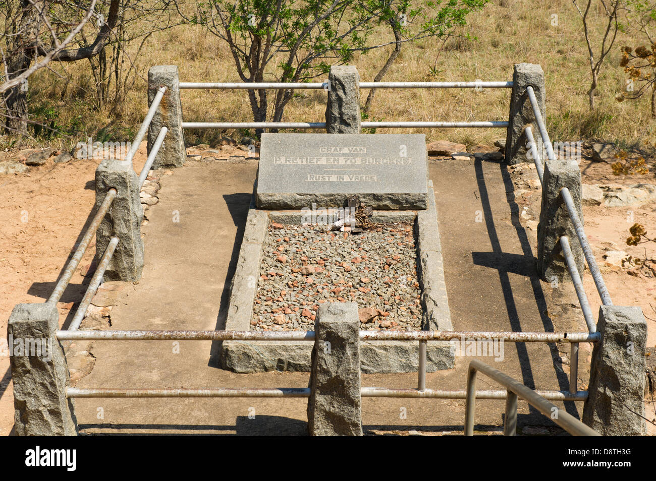 Tomba di Piet Retief e i suoi seguaci che erano stati uccisi da King Zulu Dingane nel 1838, Ulundi, Sud Africa Foto Stock