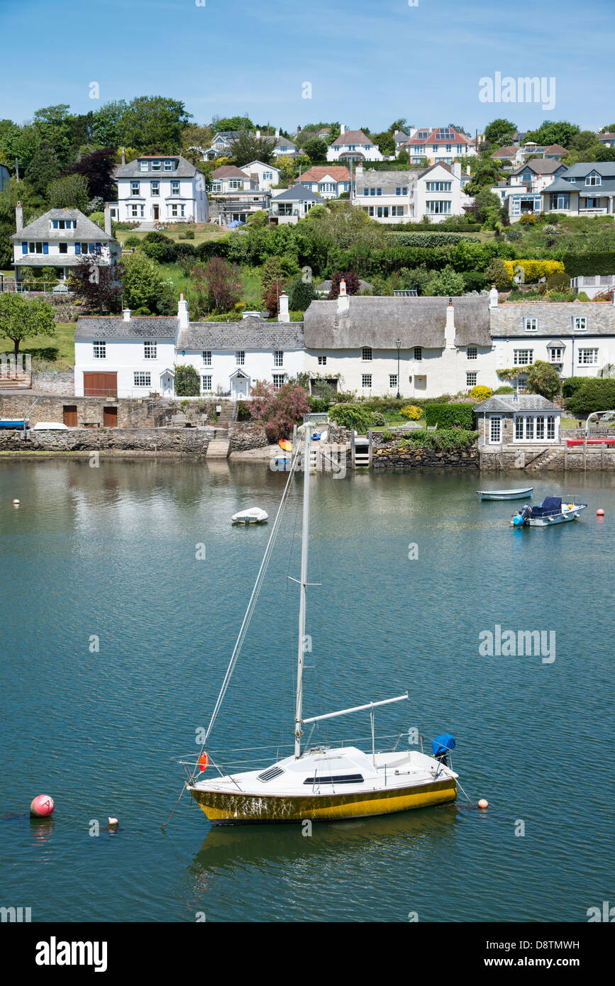 Newton Ferrers è splendidamente impostato sulle sponde del fiume Yealm estuario del Sud area di prosciutti di Devon nel sud dell'Inghilterra Foto Stock