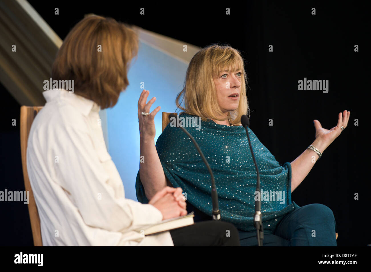Jody Williams mina i diruttori e vincitore del Premio Nobel parlando il suo lavoro e il suo nuovo memoir a Hay Festival 2013 Foto Stock