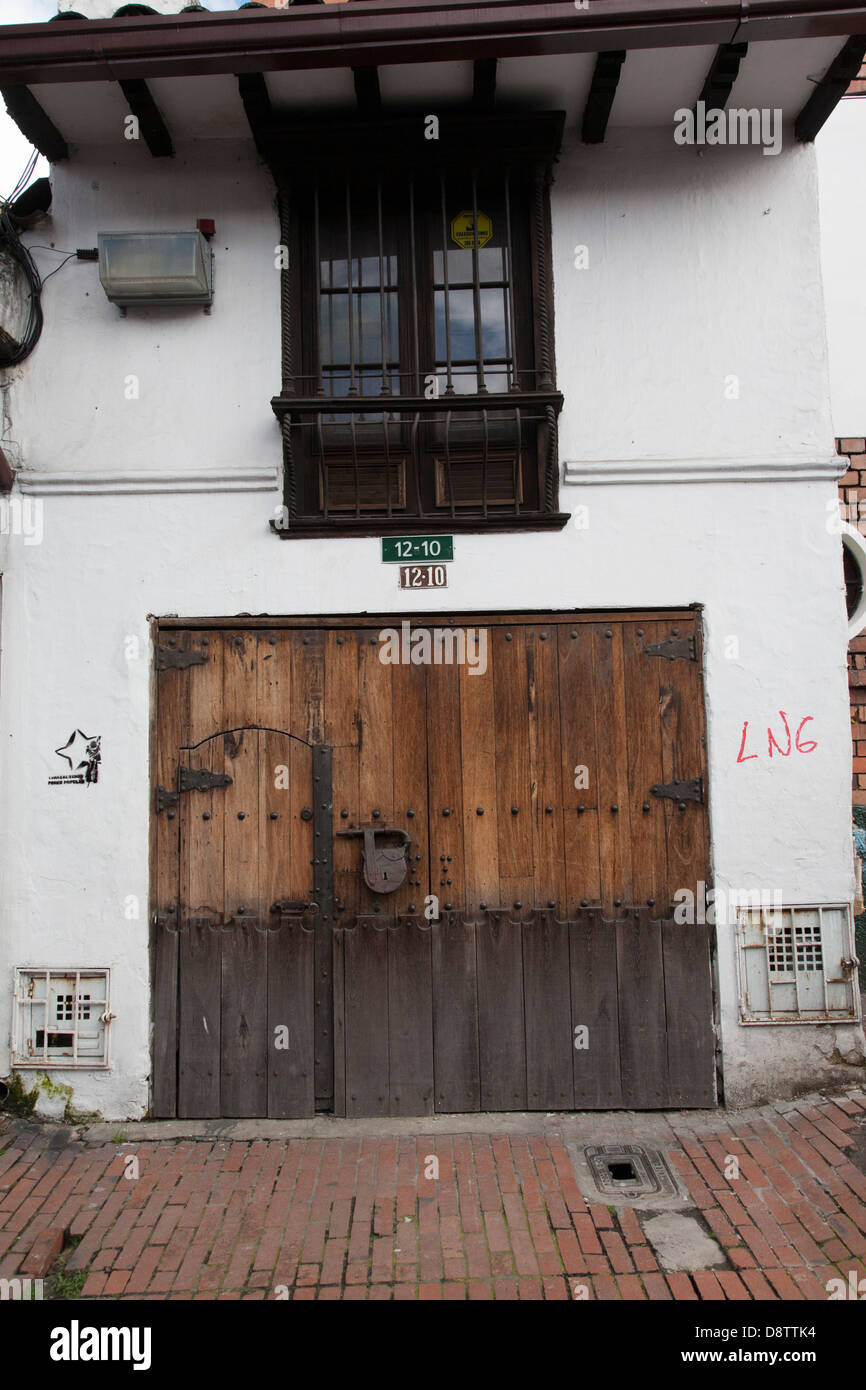 Interessante porta e bloccare in Candelaria distretto, Bogotà, Colombia Foto Stock