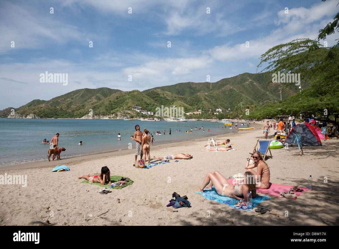 Spiaggia di Taganga, nei pressi di Santa Marta, Colombia Foto Stock