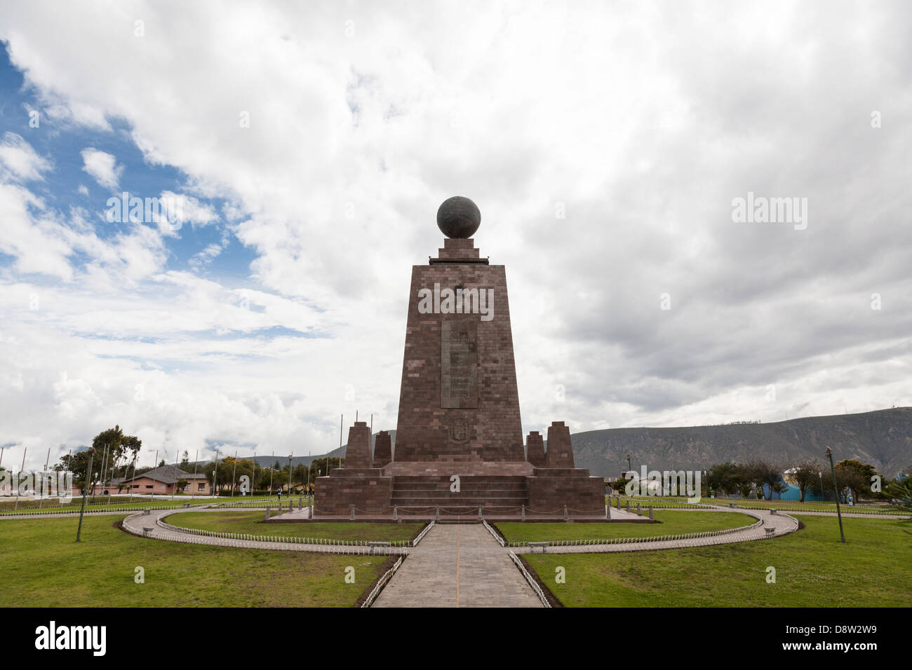 Mitad del Mundo, monumento, la marcatura della linea equatoriale, vicino a Quito, Ecuador Foto Stock