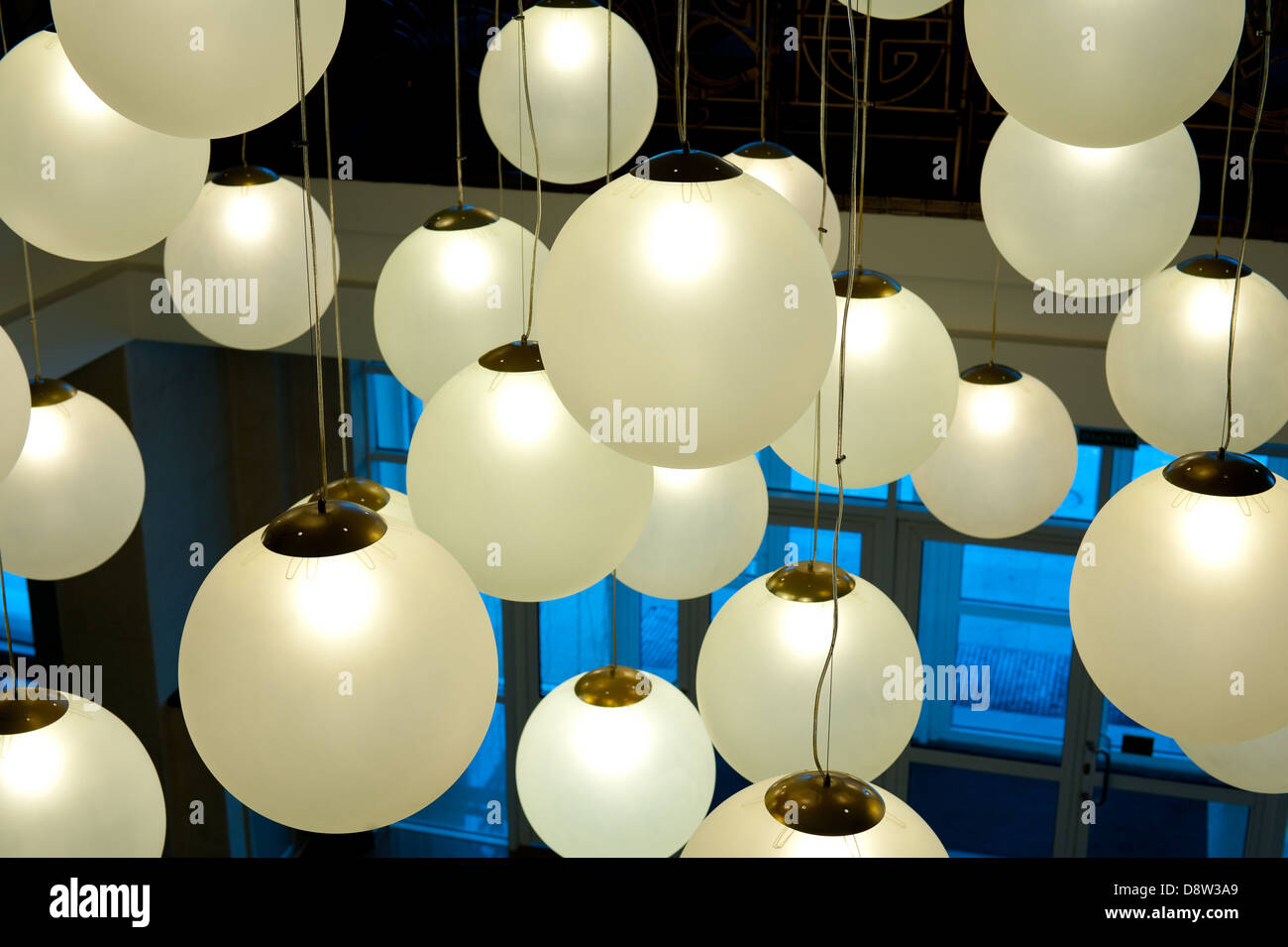 Molte lampade rotonde Foto Stock