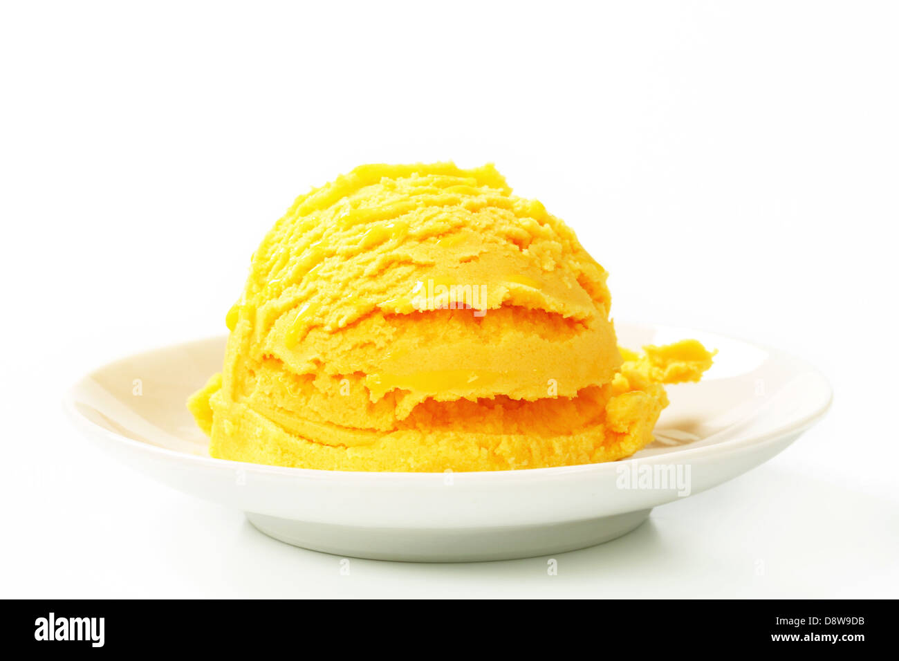 Unico scoop di giallo gelato - studio shot Foto Stock