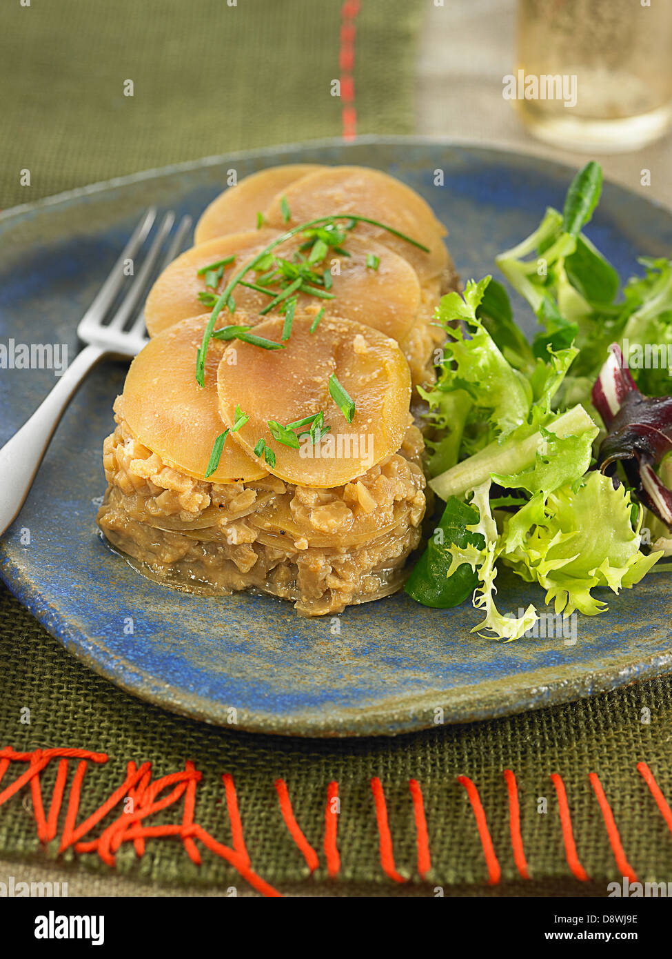 Potato,cavolfiore,il pulsante a fungo e terrina di miso Foto Stock