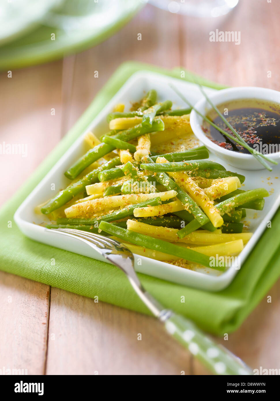 Fagioli verdi e il burro I fagioli con i germogli di grano Foto Stock